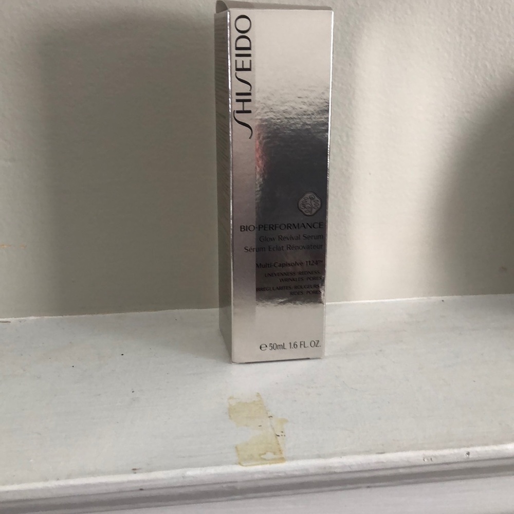 Shiseido Bio Performance glow revival serum
